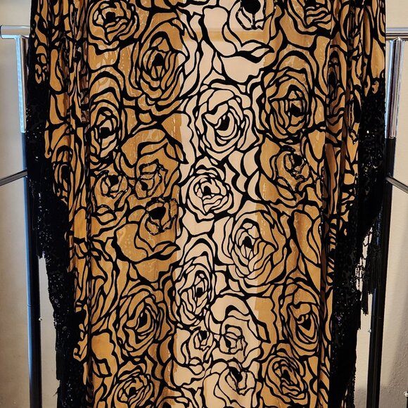 Black & Nude Color Evening Wrap - Picture 4 of 9